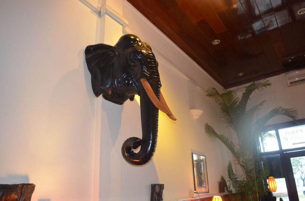Red Hibiscus Hotel Phnom Penh Extérieur photo