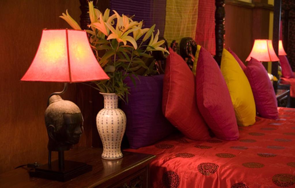 Red Hibiscus Hotel Phnom Penh Extérieur photo