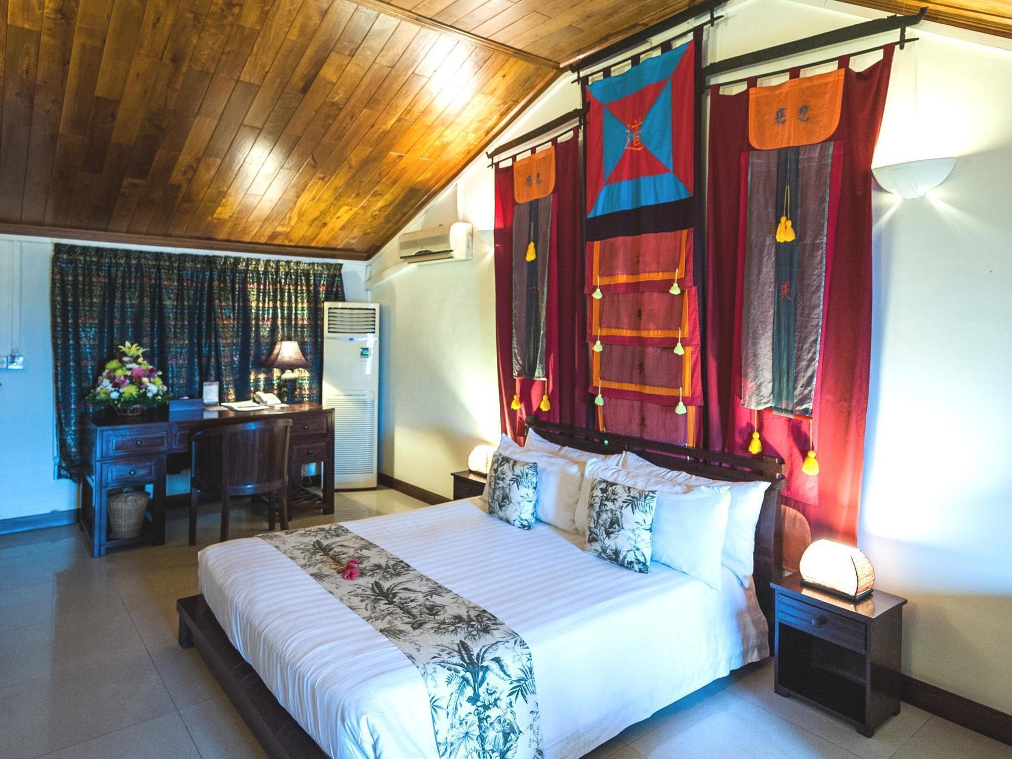 Red Hibiscus Hotel Phnom Penh Extérieur photo