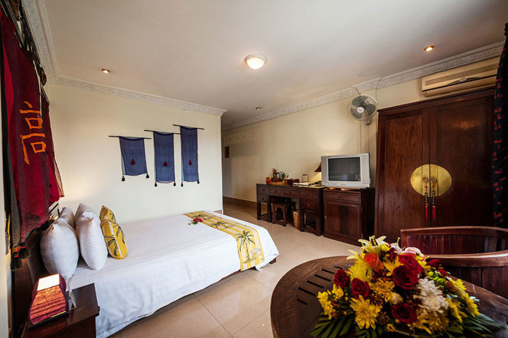 Red Hibiscus Hotel Phnom Penh Extérieur photo