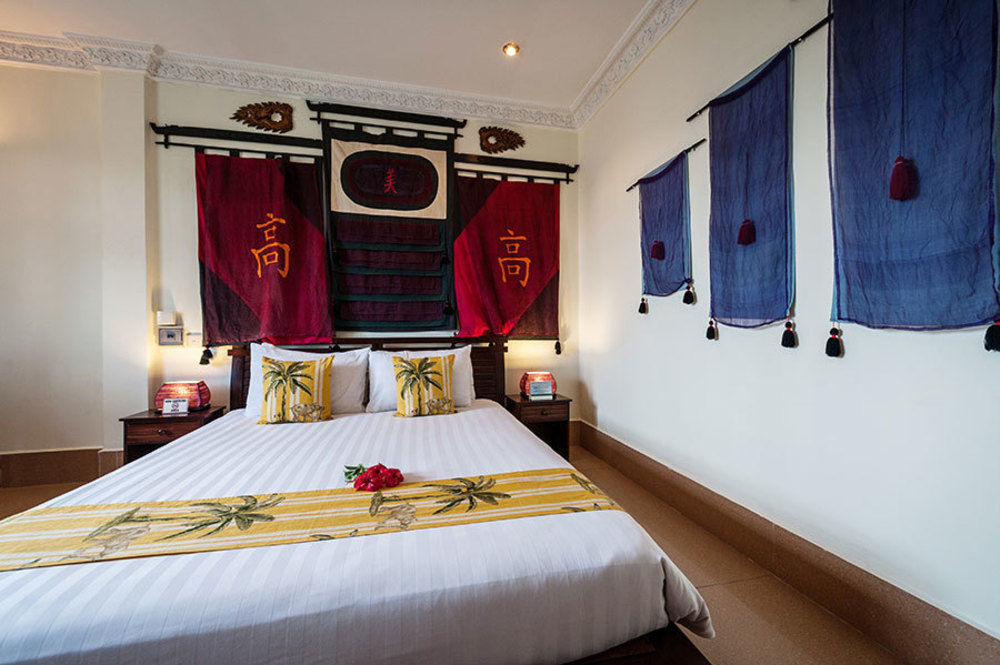Red Hibiscus Hotel Phnom Penh Extérieur photo