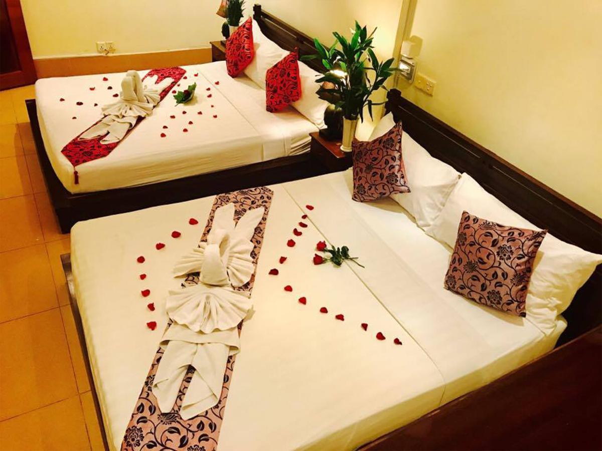 Red Hibiscus Hotel Phnom Penh Extérieur photo