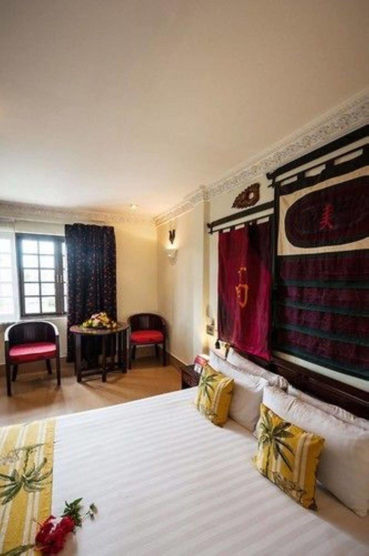 Red Hibiscus Hotel Phnom Penh Extérieur photo
